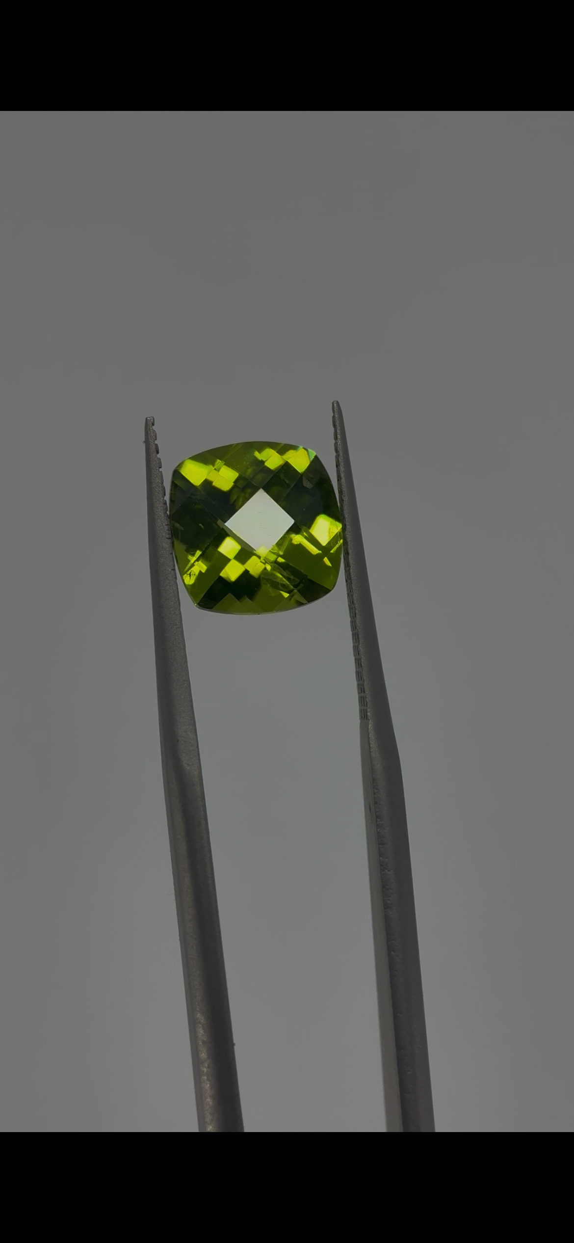 Peridot, Cushion Cut, 3ct.
