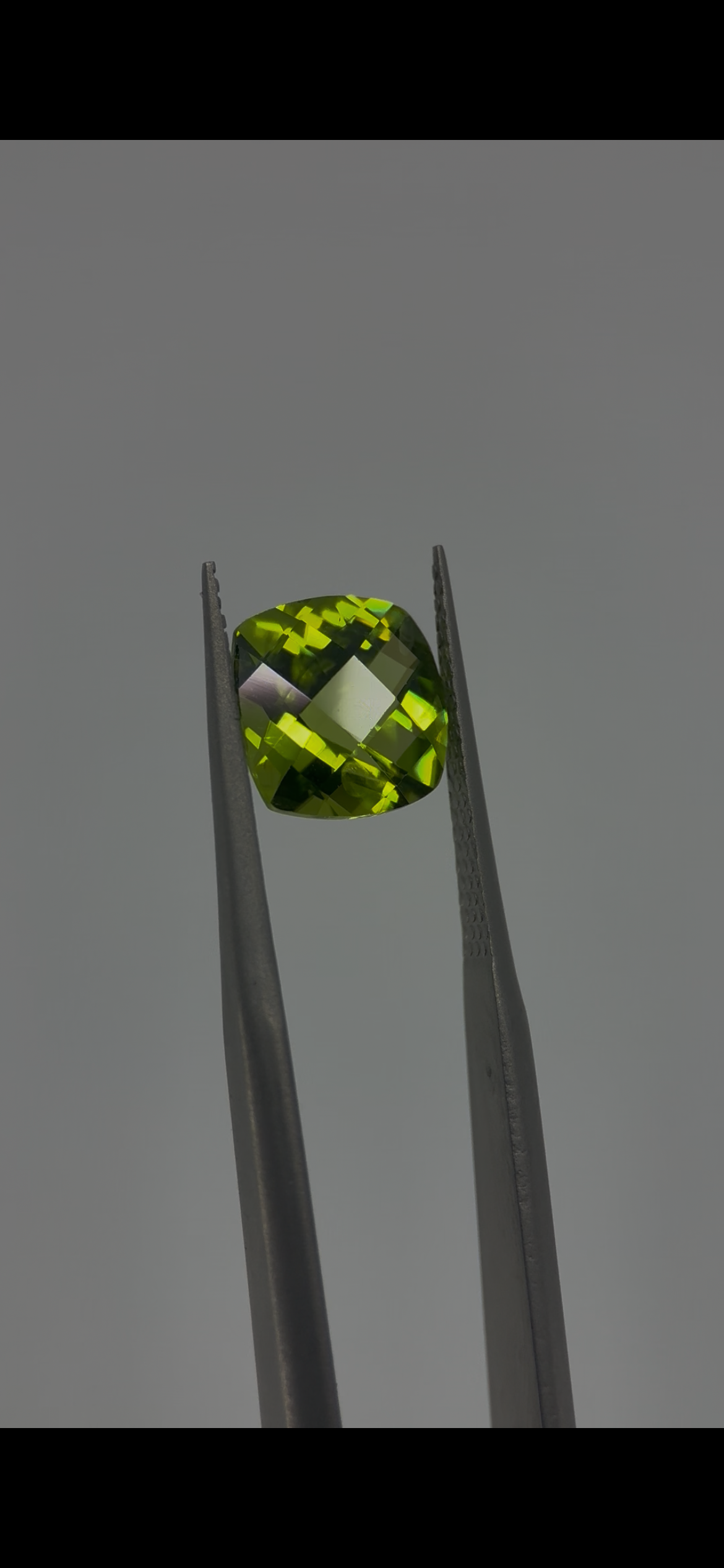Peridot, Cushion Cut, 3ct.