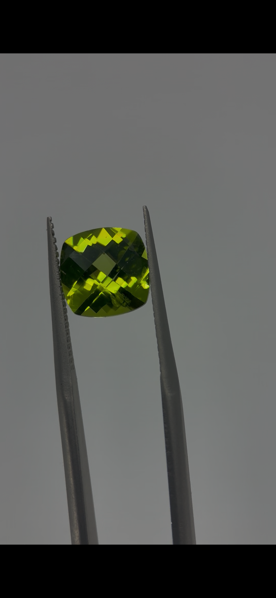 Peridot, Cushion Cut, 3ct.