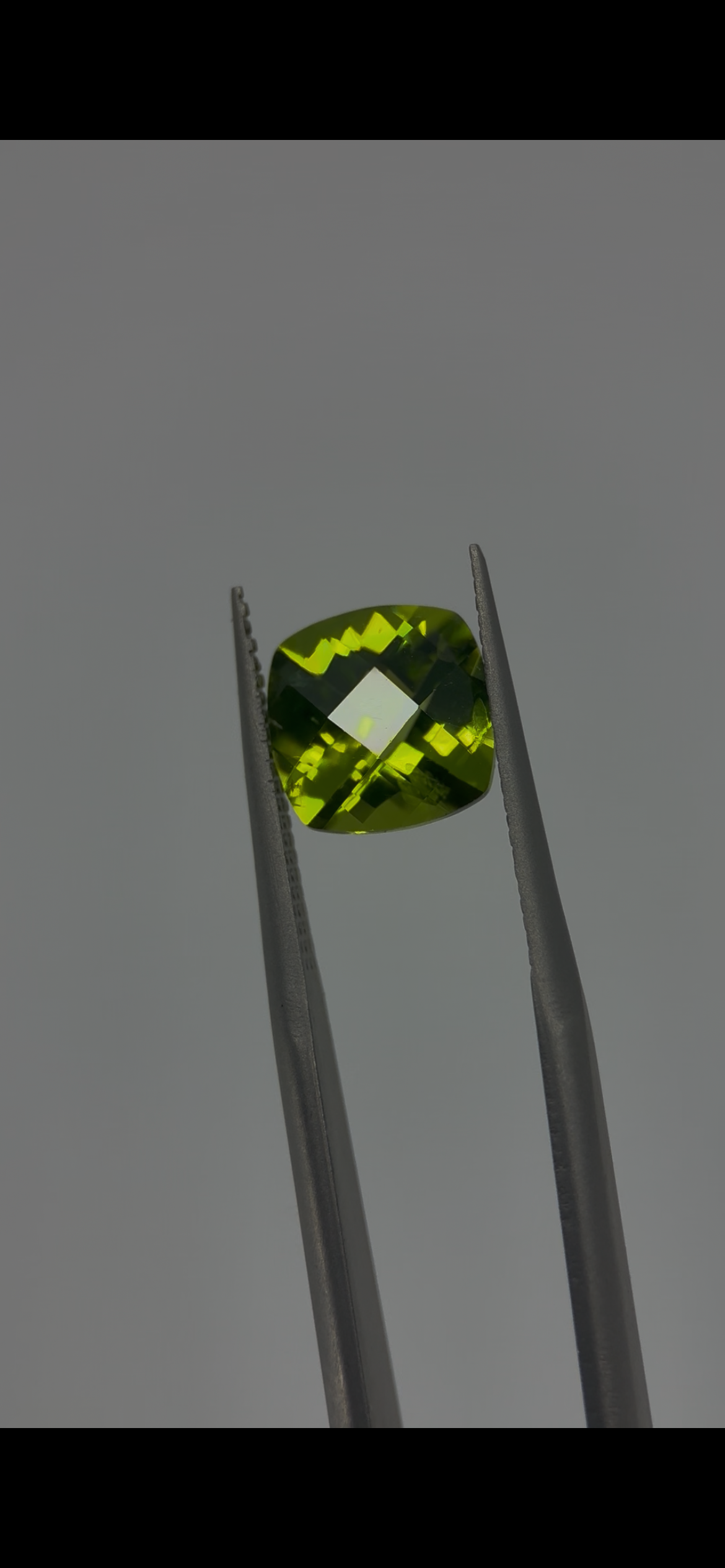 Peridot, Cushion Cut, 3ct.