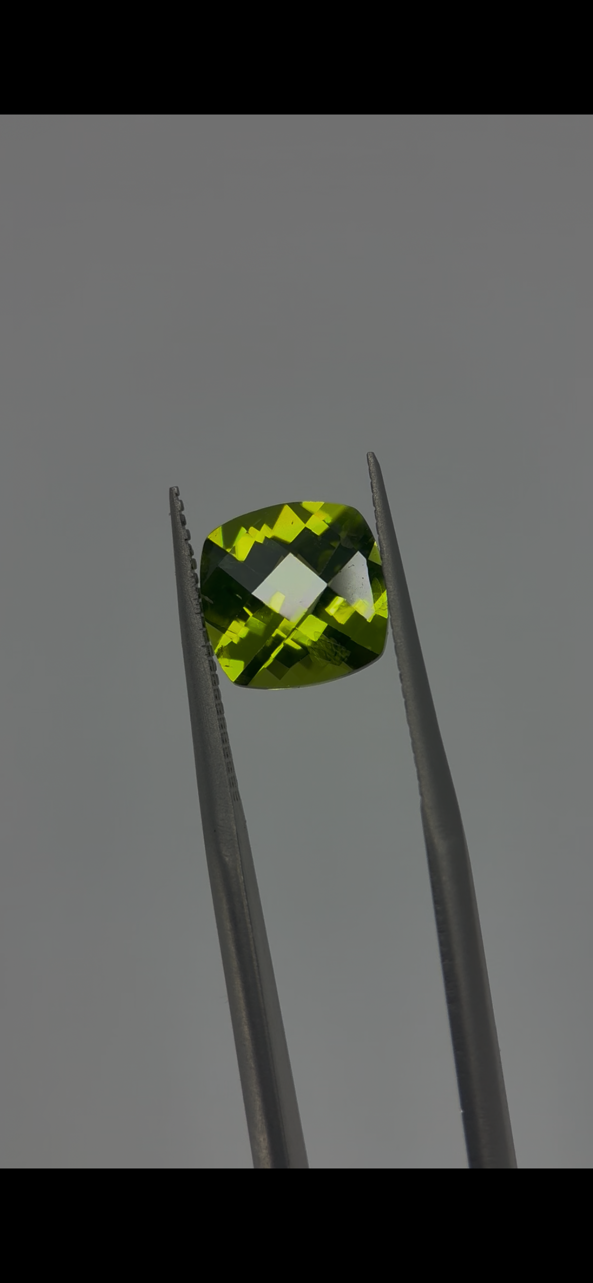 Peridot, Cushion Cut, 3ct.