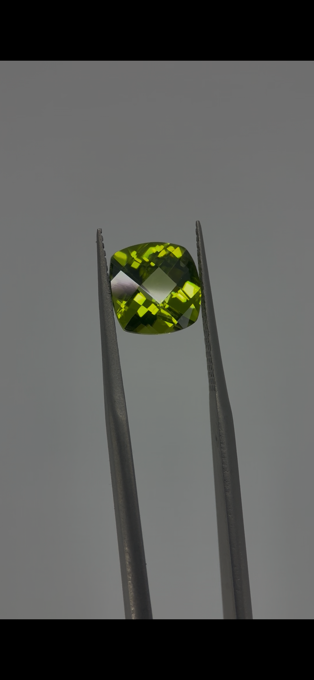 Peridot, Cushion Cut, 3ct.