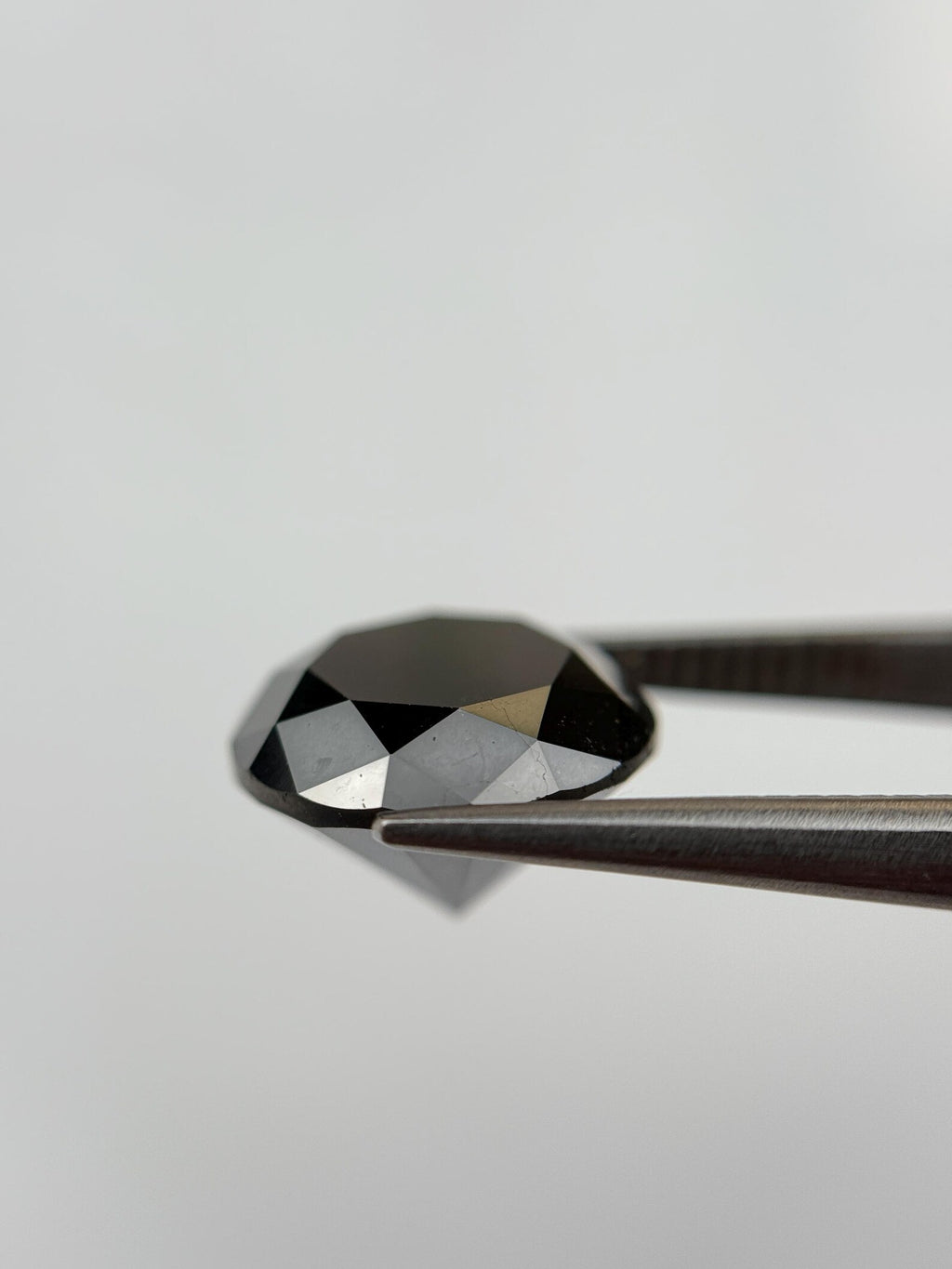 Black Diamond, Round Brilliant, 2.10ct