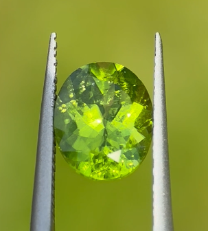 Peridot, Oval Cut, 3ct.