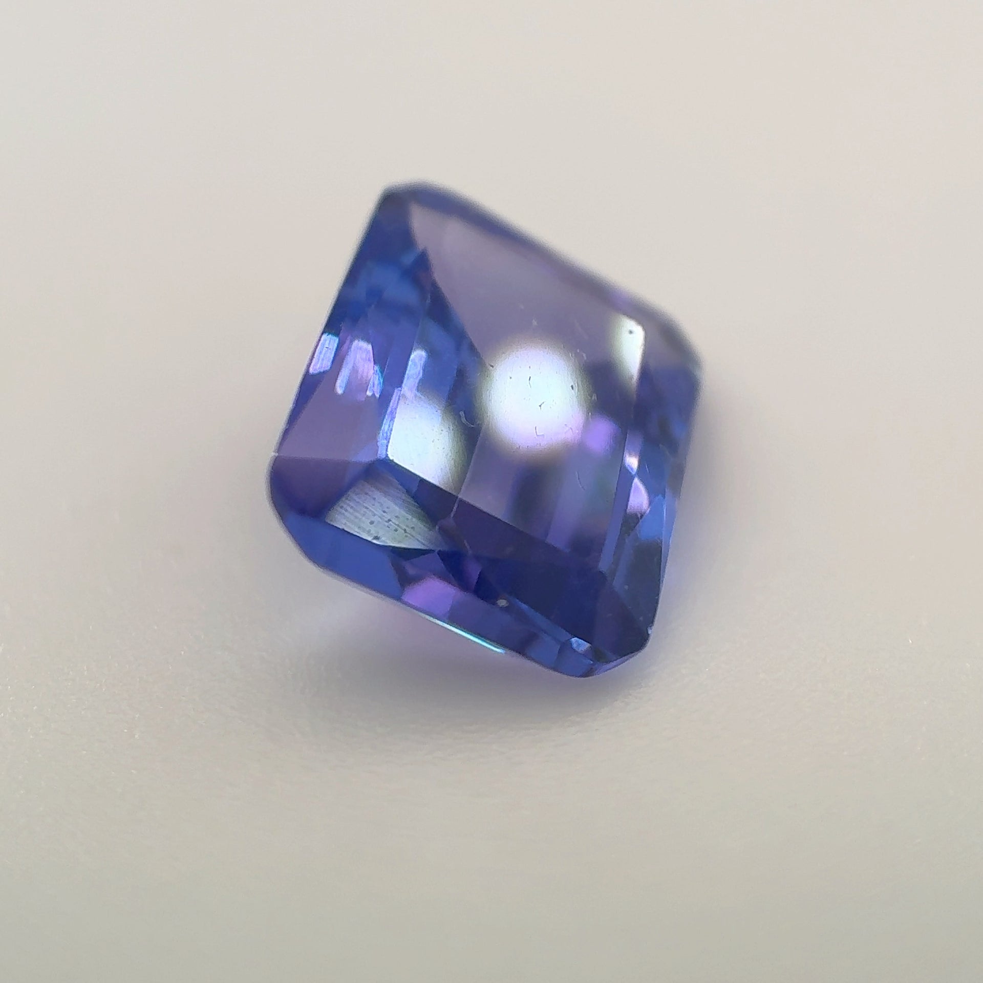 Violet Tanzanite, Emerald Cut, 2.61ct