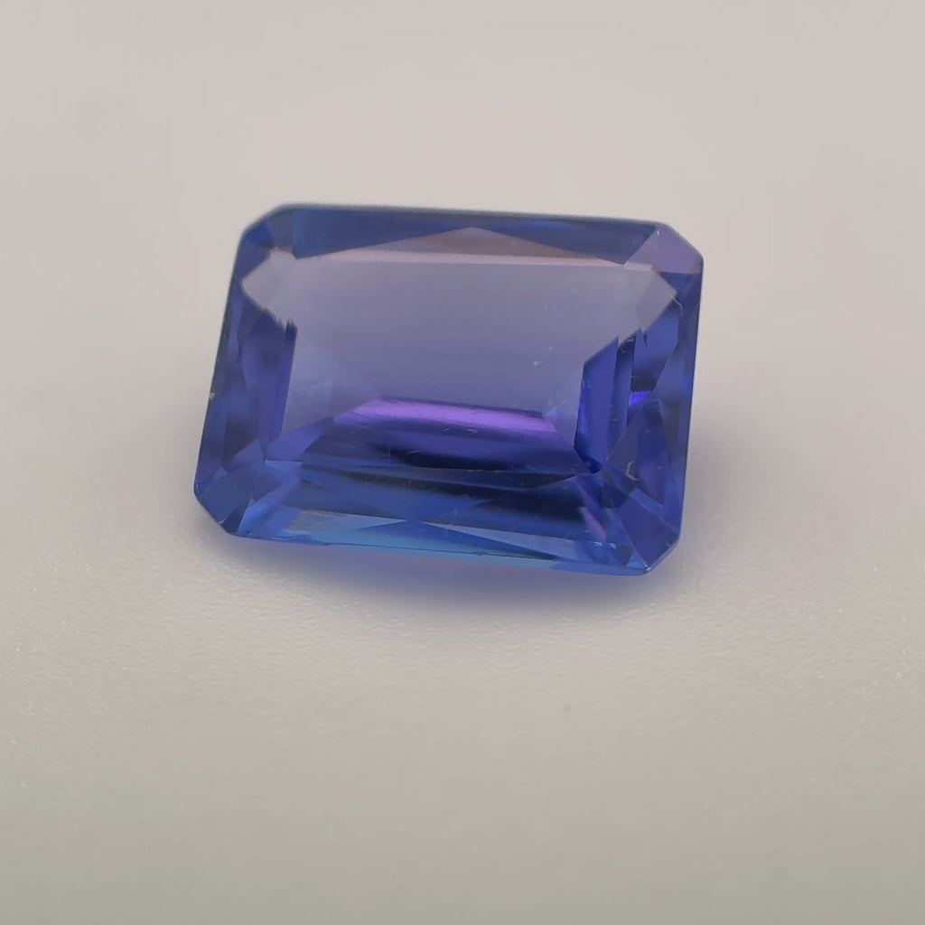 Violet Tanzanite, Emerald Cut, 2.61ct